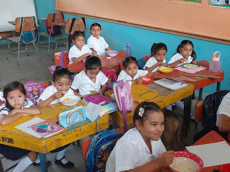 Lunch with Studetns a an elementary school in San Lorenzo Lempira Honduras year 2023.